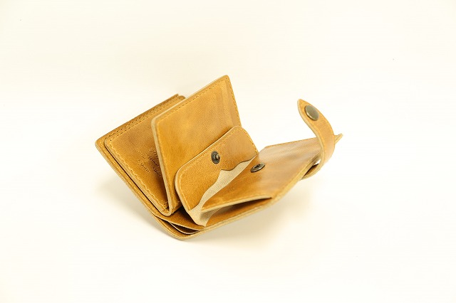 イタリアンタンニン鞣しラクダ革使用 セミロングウォレット（二つ折り財布）カスタマイズ製作