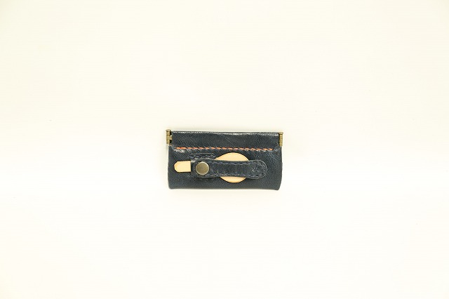  イタリアン鞣しラクダ革仕様権治オリジナルのバネコインケースにキーホルダー付のカスタムメイド
