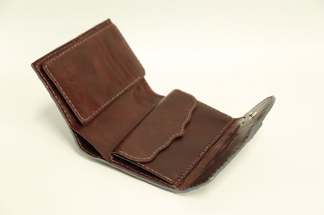クロコダイル仕様 セミロングウォレット（二つ折り財布）