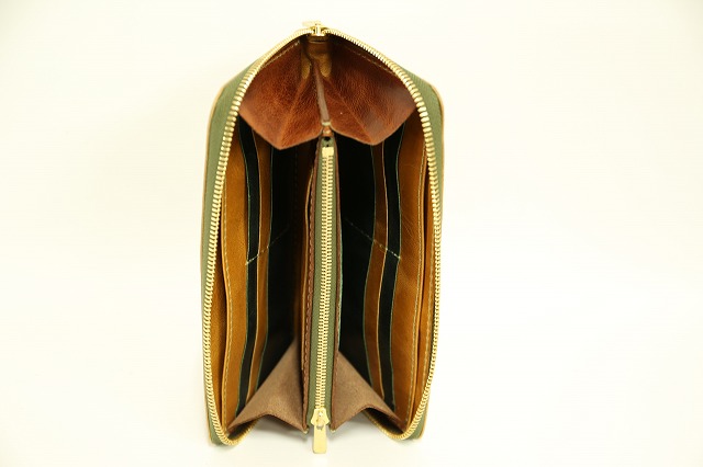 イタリアンタンニン鞣しラクダ革使用 ラウンドロングウォレット （長財布 オーダーメイド）をカスタマイズ
