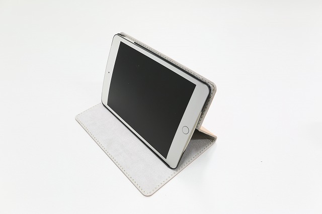 iPad 栃木レザー使用 手帳タイプカバー（オーダーメイド 財布 革小物）