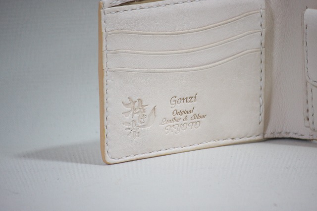タンニン鞣し山羊革 使用 ハーフウォレット（二つ折り財布）特注フルオーダーメイド