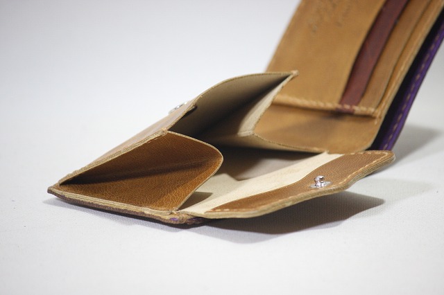 イタリアンタンニン鞣しラクダ革 使用 ハーフウォレット（二つ折り財布）特注カスタムオーダーメイド