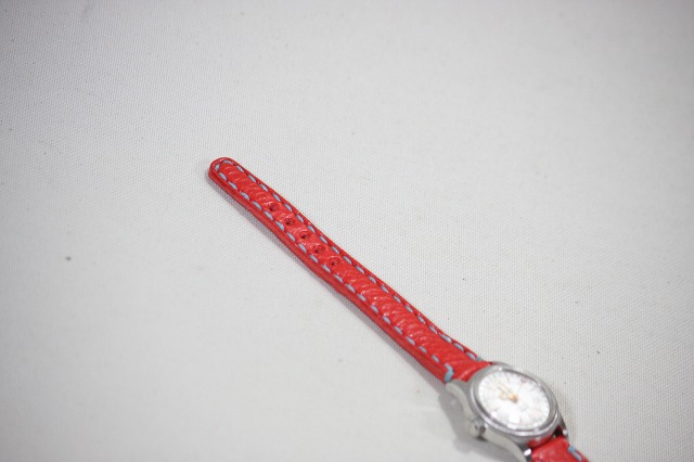 イタリアンタンニン鞣しのトスカーナレザー 使用 腕時計ベルト 特注オーダーメイド