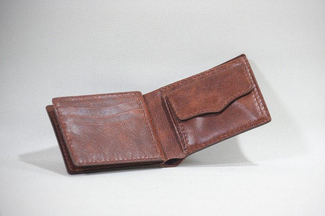 イタリアンタンニン鞣しラクダ革 使用 ハーフウォレット（二つ折り財布） カードプラス 特注カスタムオーダーメイド