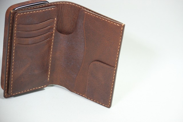 イタリアンタンニン鞣しラクダ革 使用 二つ折り財布＆スマホケース一体型 特注フルオーダーメイド