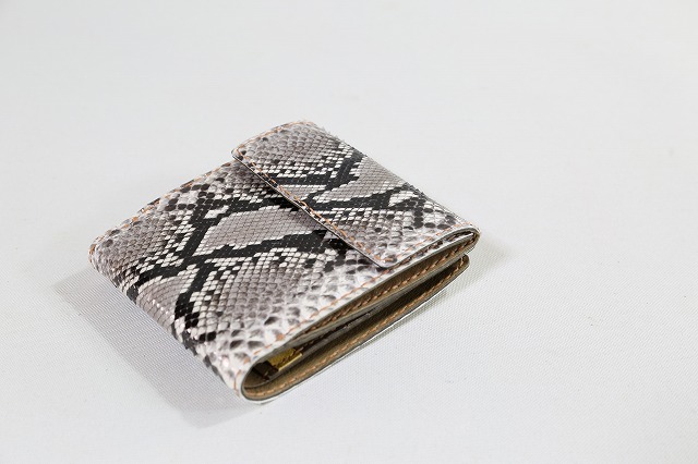 ダイヤモンドパイソン(ヘビ革) 使用 ハーフウォレット（二つ折り財布）特注フルオーダーメイド