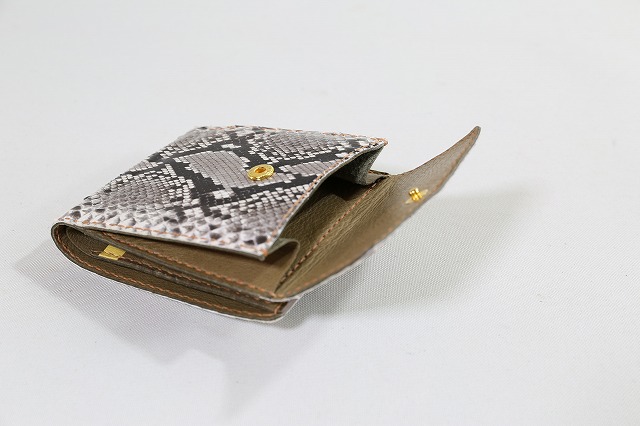 ダイヤモンドパイソン(ヘビ革) 使用 ハーフウォレット（二つ折り財布）特注フルオーダーメイド
