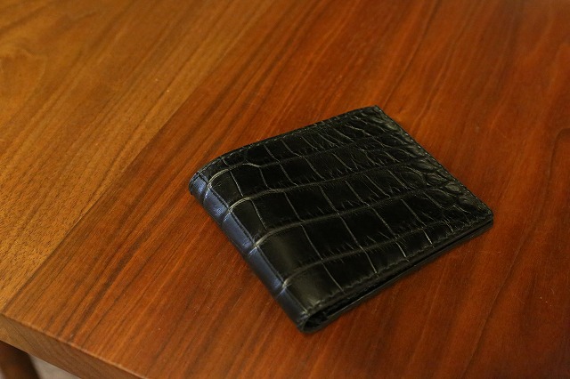 マットクロコダイルレザー（ワニ革） 使用 カードタイプハーフウォレット（二つ折り財布）特注カスタムオーダーメイド