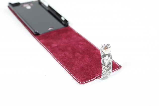 ダイヤモンドパイソン(ヘビ革)使用 スマートフォン（iPhone）カバー 特注オーダーメイド