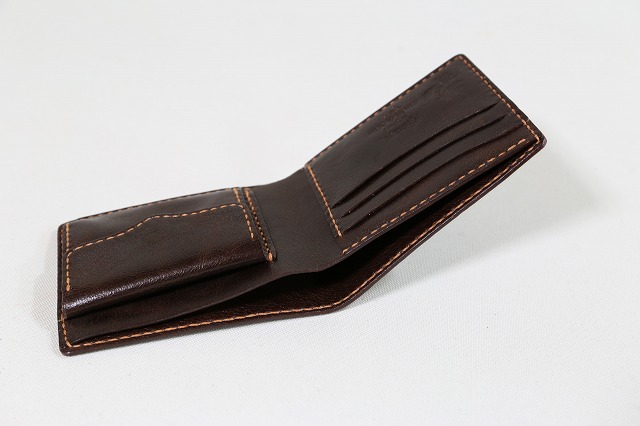 イタリアンタンニン鞣しラクダ革 二つ折り財布（ハーフウォレット）特注カスタムオーダーメイド