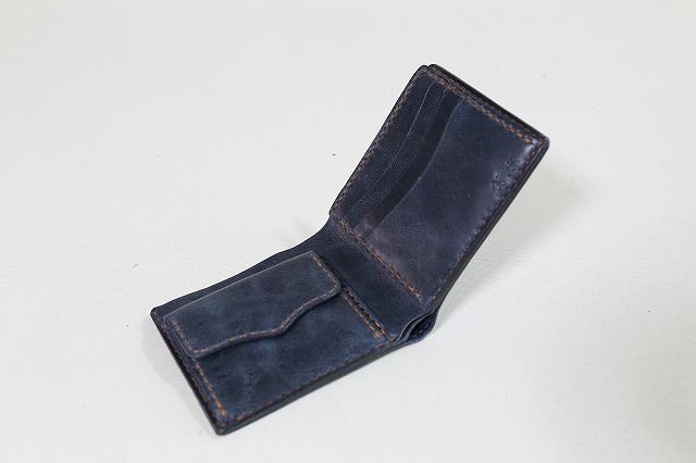 イタリアンタンニン鞣しのらくだ革使用ハーフウォレット（大容量二つ折り財布）特注オーダーメイド